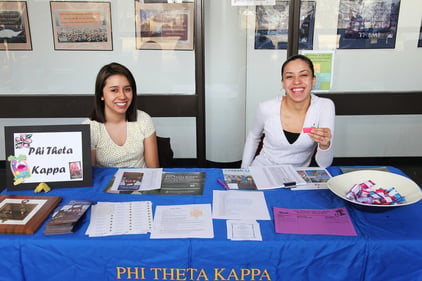 phi_theta_kappa_photo_mainstreet.jpg